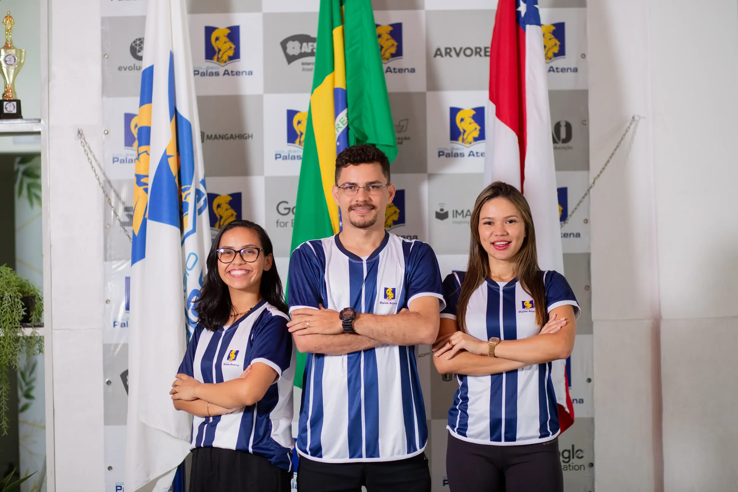 Equipe de professores do Colégio Palas Atena